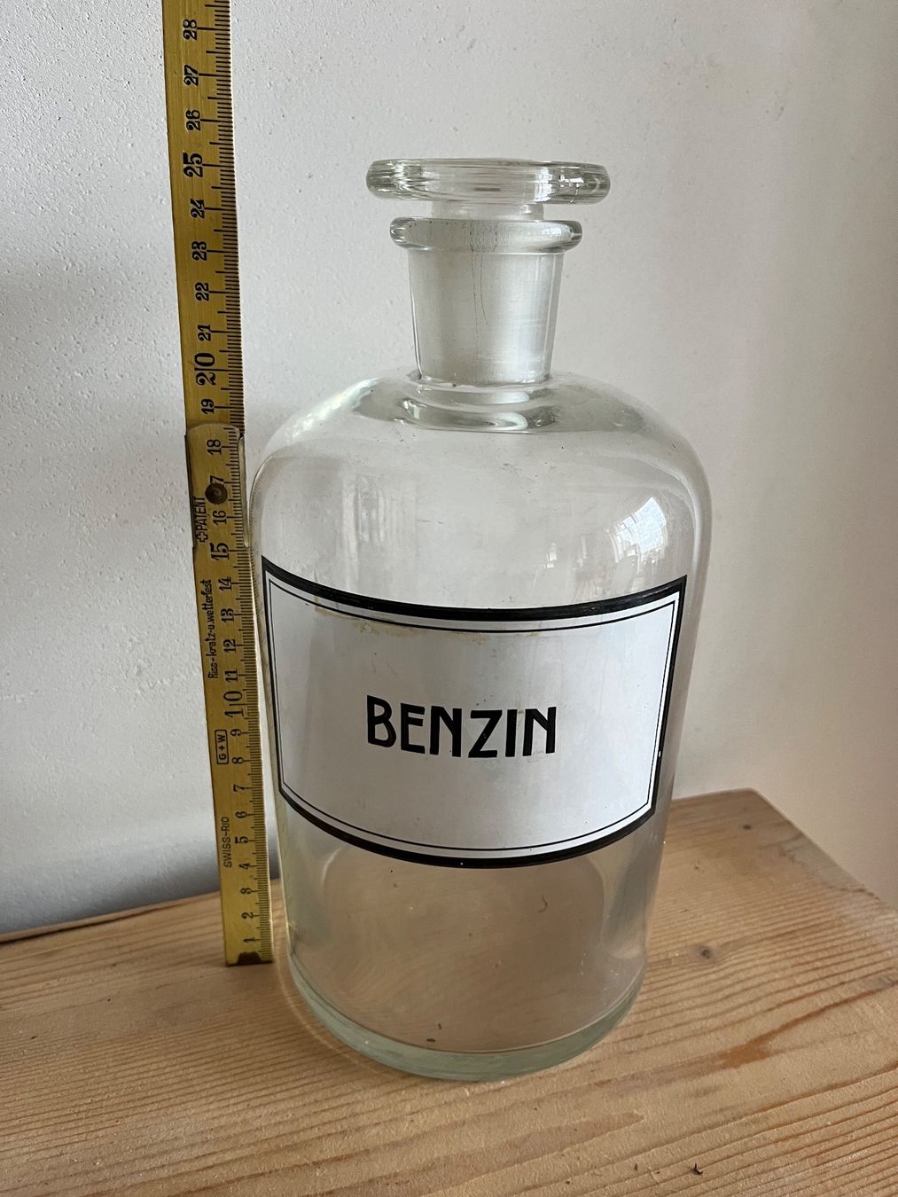 Accessori da laboratorio: Alte Apothekerflasche "Benzin" mit emaillierter Etikette – Usato da Steffisburg venduto da Reitschel5 3