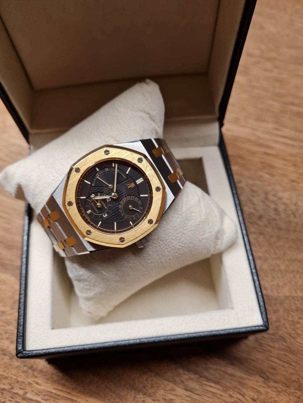 Audemars Piguet Orologi: Audemars Piguet ROYAL OAK 25730 SA – Usato da Sursee venduto da watch-hunter13 1