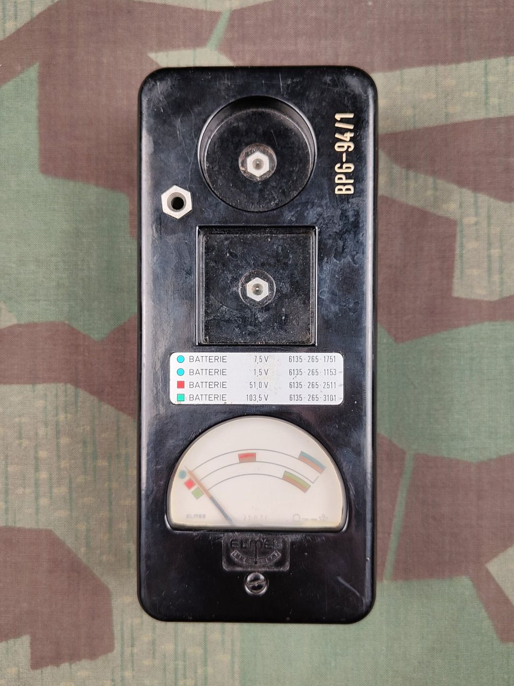 Schweizer Armee Uniformi: Batteriemessgerät mit Etui – Usato da Bauma venduto da SwissMilitaria 4