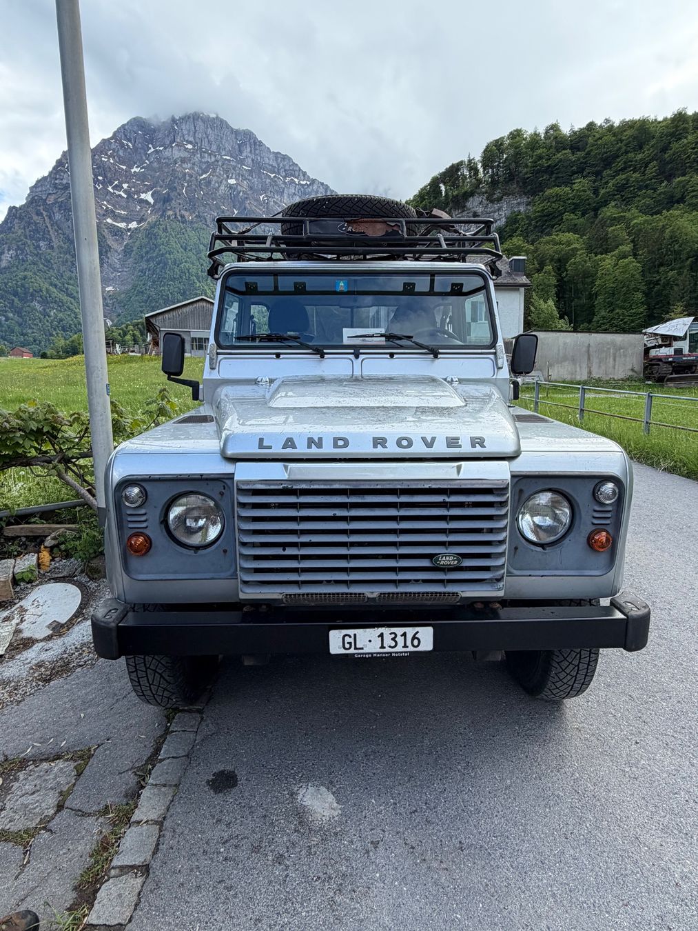 Land Rover Automobili: Land Rover Defender – Usato da Oberurnen venduto da quattroturbo 1