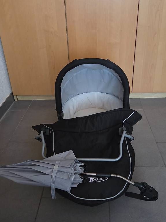 Britax Römer Kinderwagen: Set complet: Jogger poussette & siège auto – Gebraucht aus Geneveys-Coffrane von sb__tgb7 1