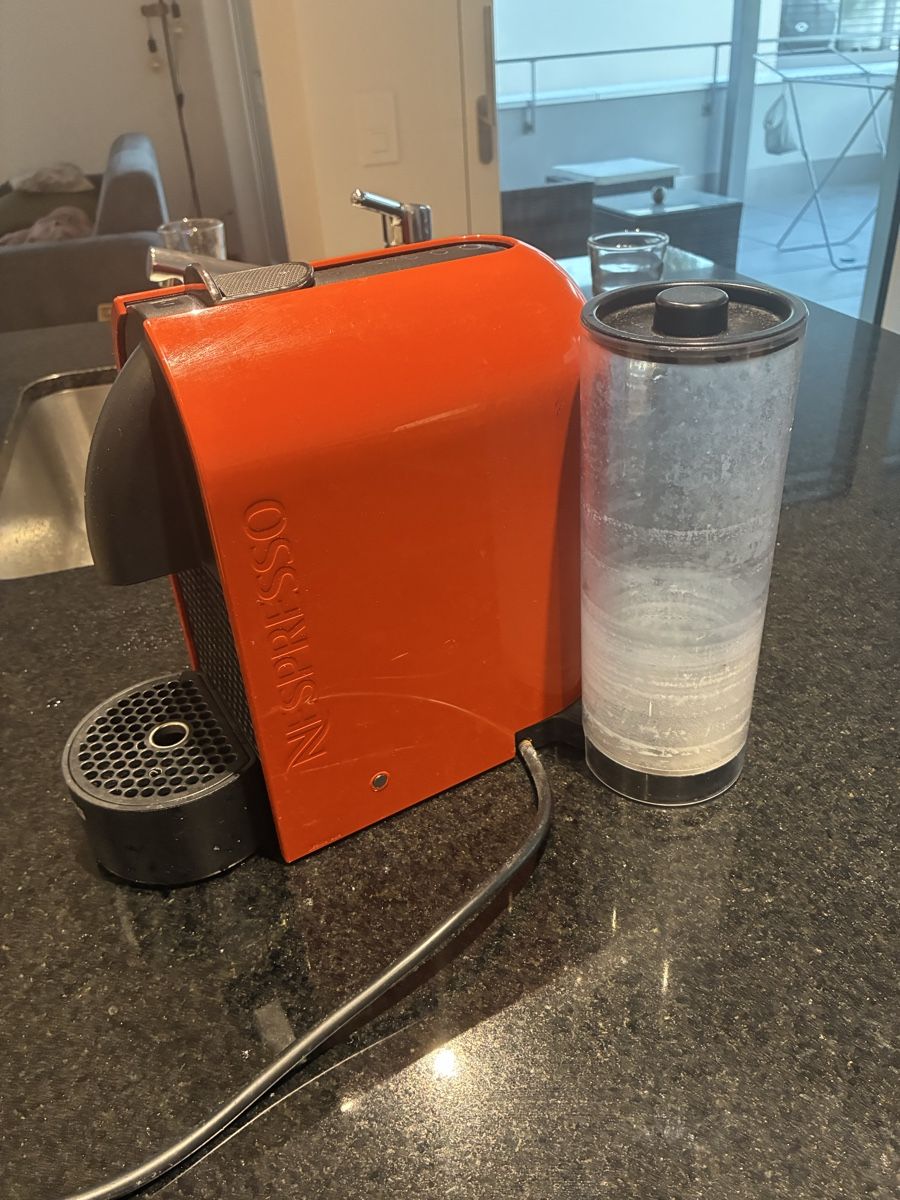 Nespresso Machines à café & Machines à expresso: Nespresso Kaffeemaschine – D'occasion à Dagmersellen par Nina1234 2