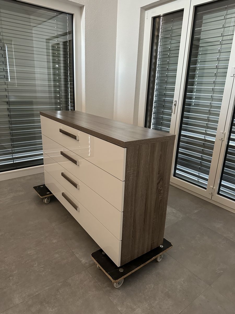 Kommoden: Moderne Kommode mit vier Schubladen - Top Zustand! – Gebraucht aus Grossaffoltern von david_f 1