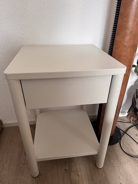 Comodini:  Nachttisch Tonstad  – Nuovo e nell'imballaggio originale da Tübach venduto da tanja_12_