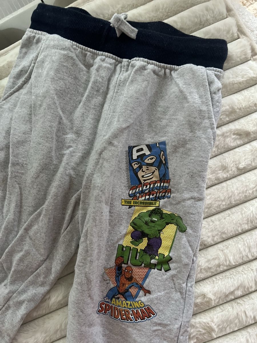 Hosen: MARVEL SUPERHELDEN TRAINERHOSE GR 134 – Gebraucht aus Basel von theo-g77 1