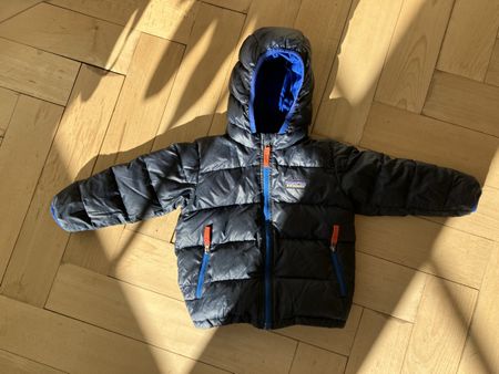 Schöne Patagonia T2 Baby Daunenjacke