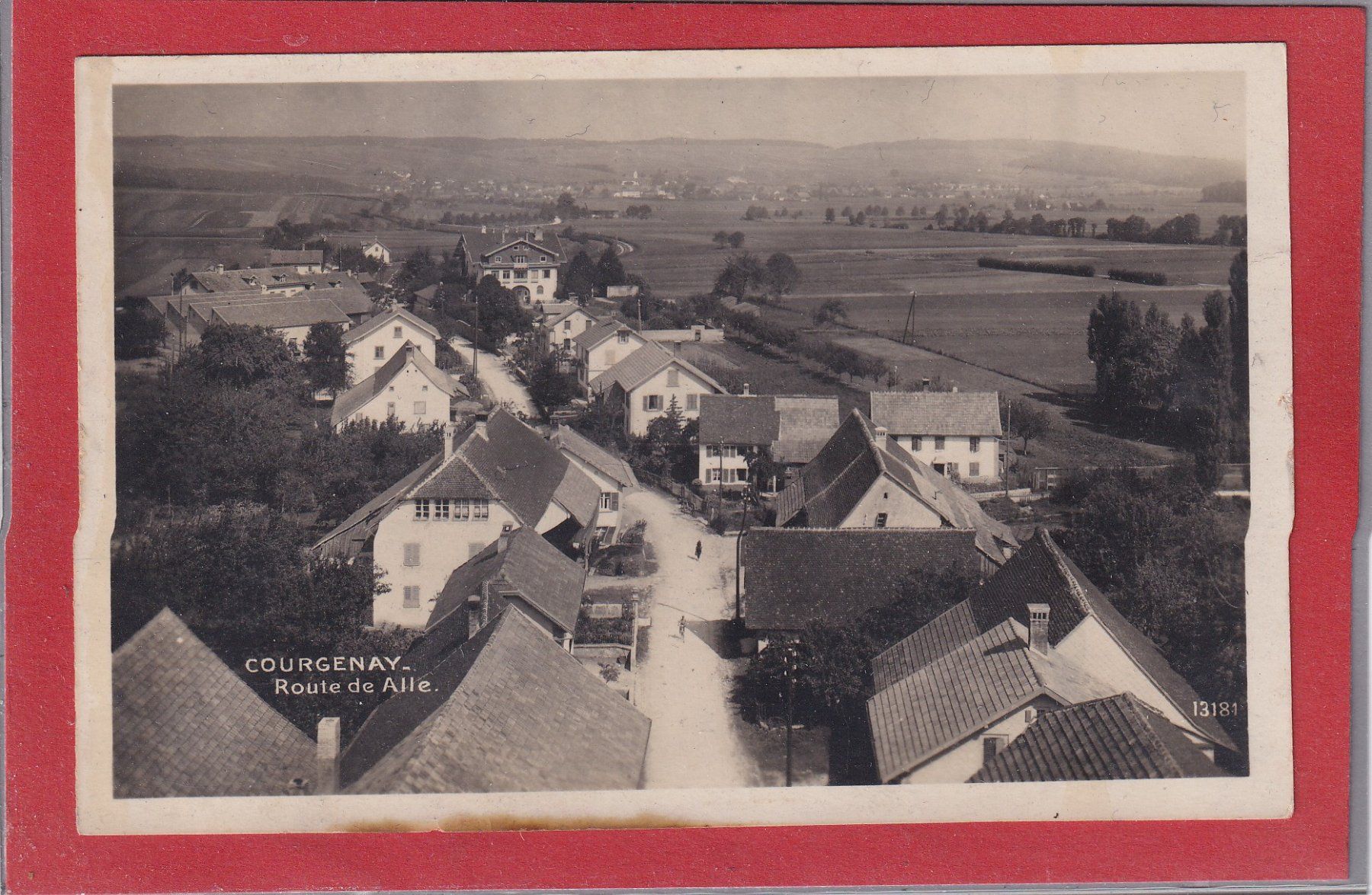 Cartoline postali: Courgenay - route de Alle - 1930 – Usato da Orvin venduto da Pyaeschli