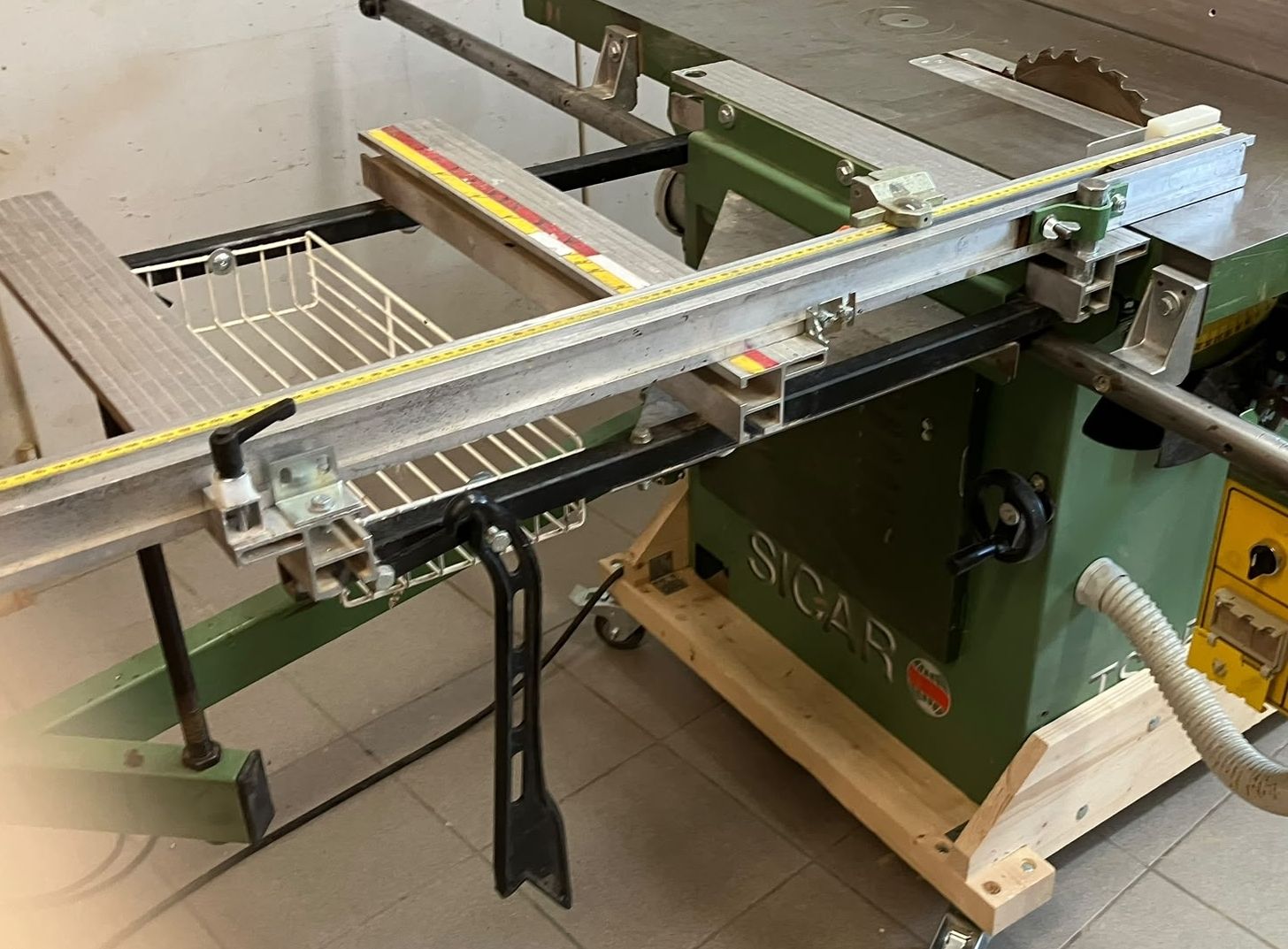 Scies: SICAR Tischkreissge brava ts250 – D'occasion à Balgach par andreas4321