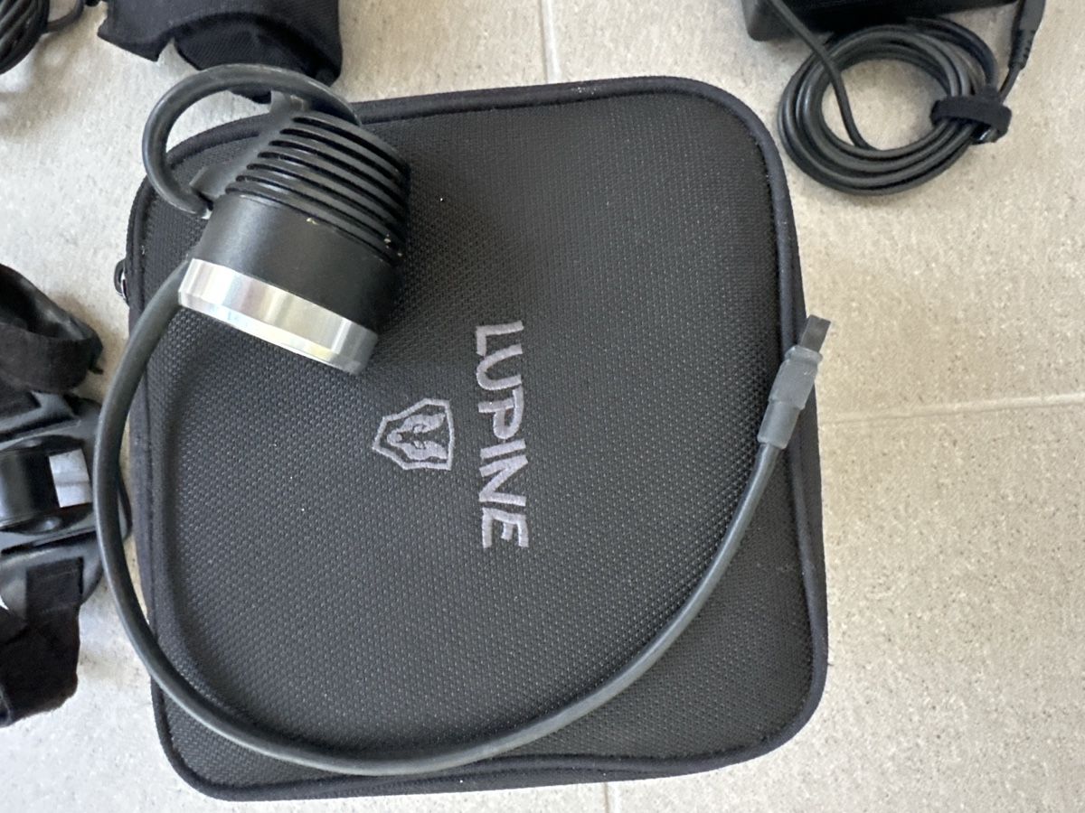 Lupine Lampade: Lupine Tesla 5 Helmlampe – Usato da Solothurn venduto da ChBuenger 1