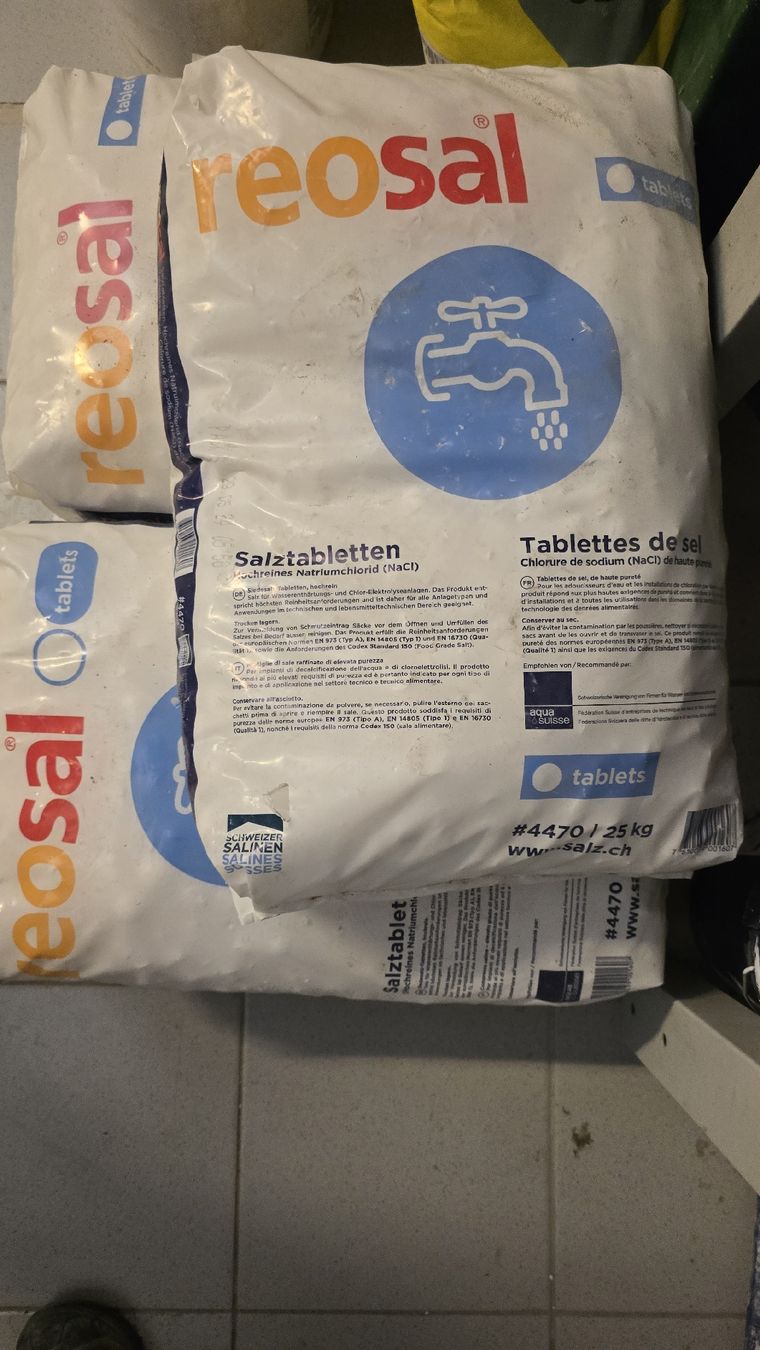 Installations sanitaires: Reosal Salztabletten 25 kg 5x – Neuf avec emballage d'origine à düdingen par polo_marco