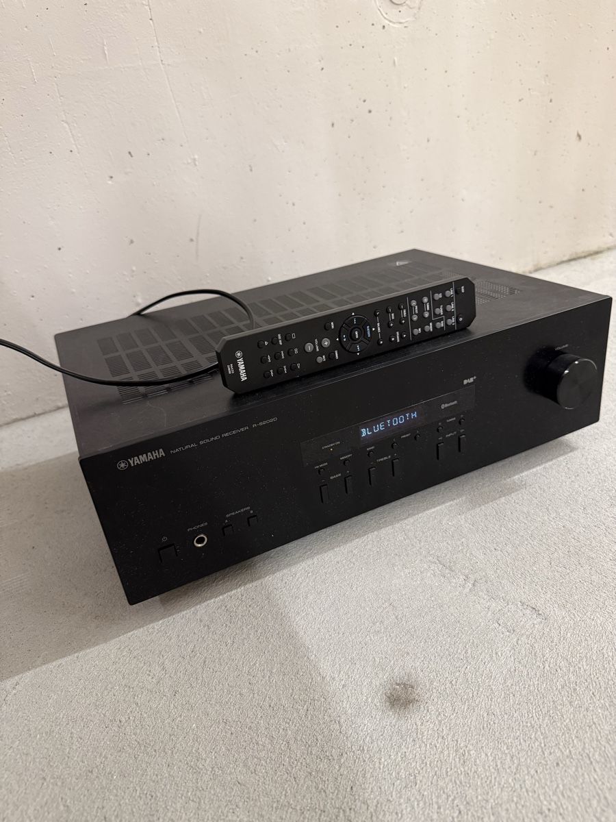Yamaha Receiver: Yamaha R-S202D Stereo Receiver – Gebraucht aus Zürich von pac_qxb7