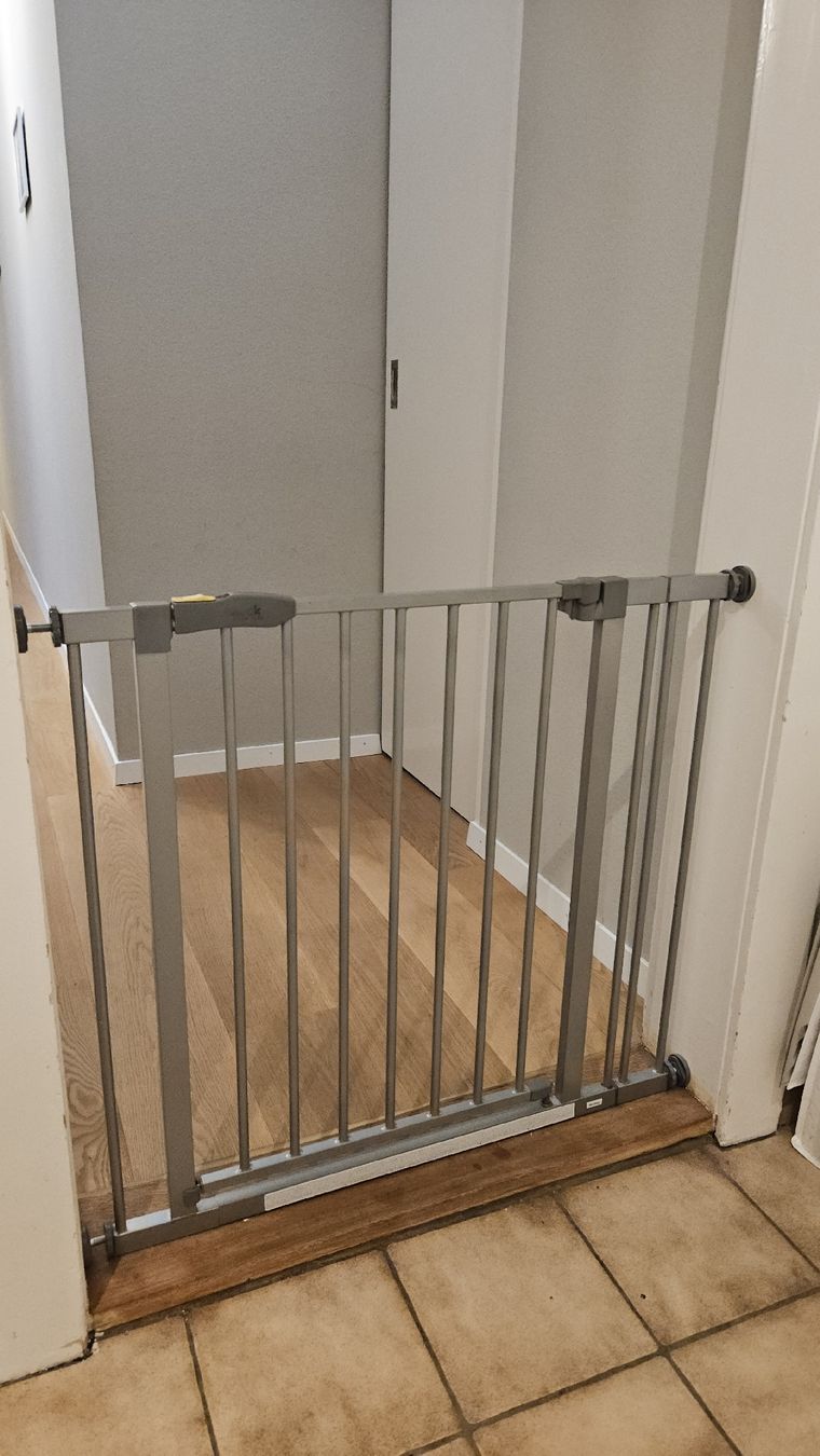 Tutto per la sicurezza: Hauck Schutzgitter 84-89 cm +9cm – Usato da Murten venduto da RYO_RYO