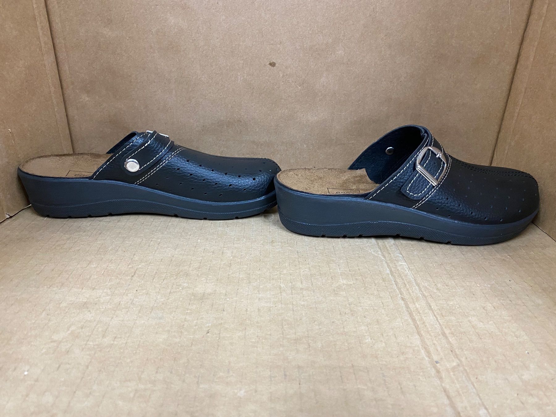 Dosenbach Scarpe da donna: Easy Street Pantoletten Grösse 37 – Nuovo (secondo la descrizione) da Eschlikon TG venduto da ArtRec 2