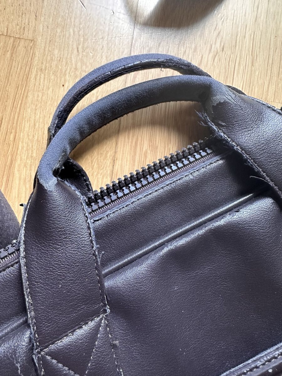 Tommy Hilfiger Borse: Tommy Hilfiger Laptop Bag Brown Fair Condition – Difettoso da Horgen venduto da ger_2y92 2