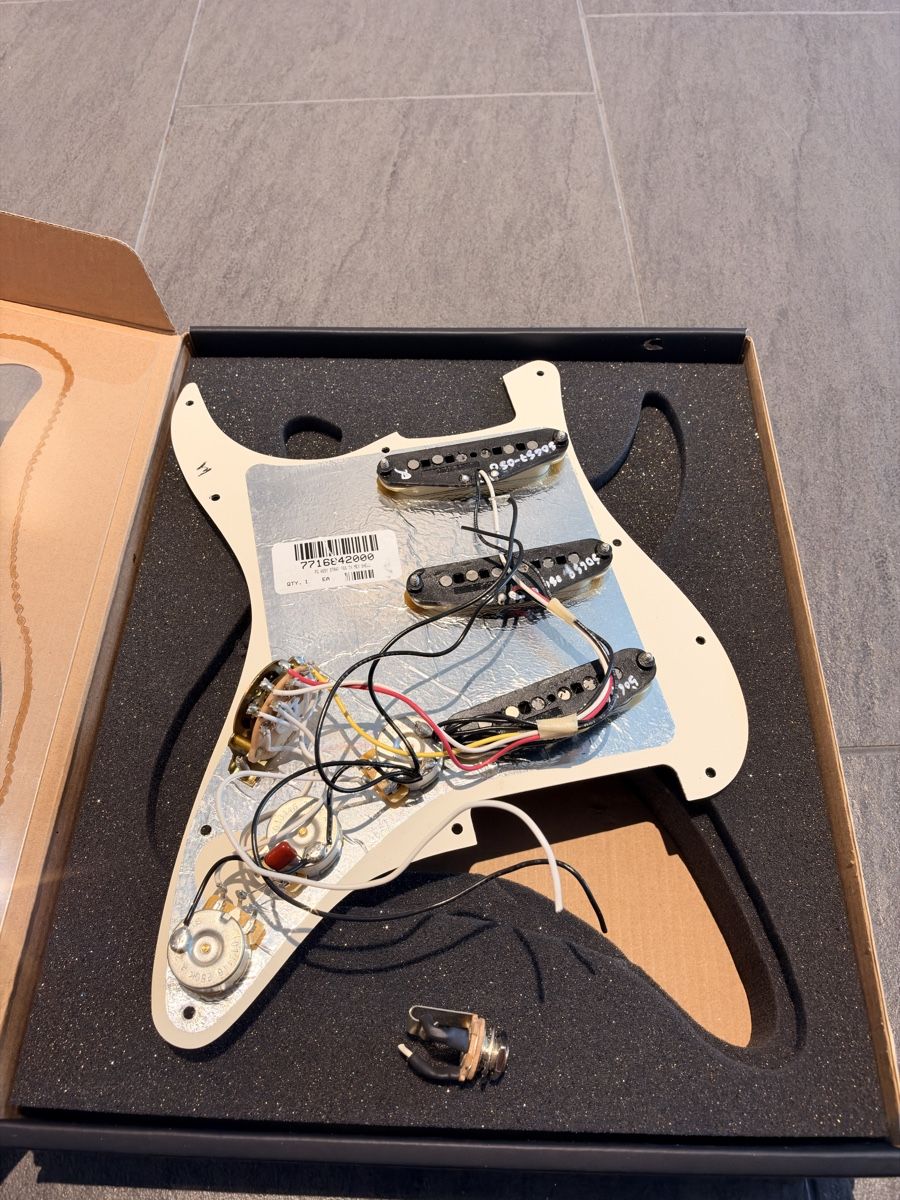 Fender Strumenti musicali: Fender Stratocaster Pickups  – Nuovo (secondo la descrizione) da Neuenkirch venduto da Flackmataz 1