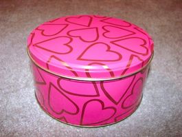 Blech Dose Konfekt Büchse Behälter pink Herzen