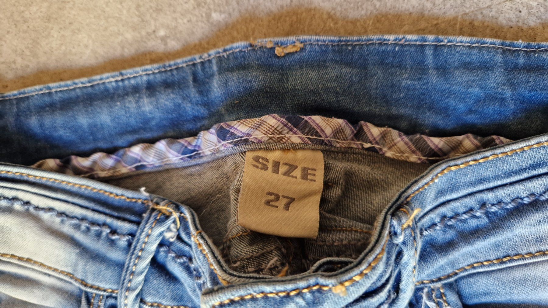 Pantaloni: Destroyed Jeans Grösse 27 – Usato da Laufen venduto da nostalgie0811 2