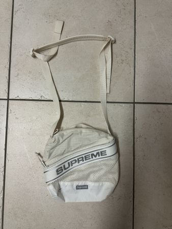 Supreme Tasche