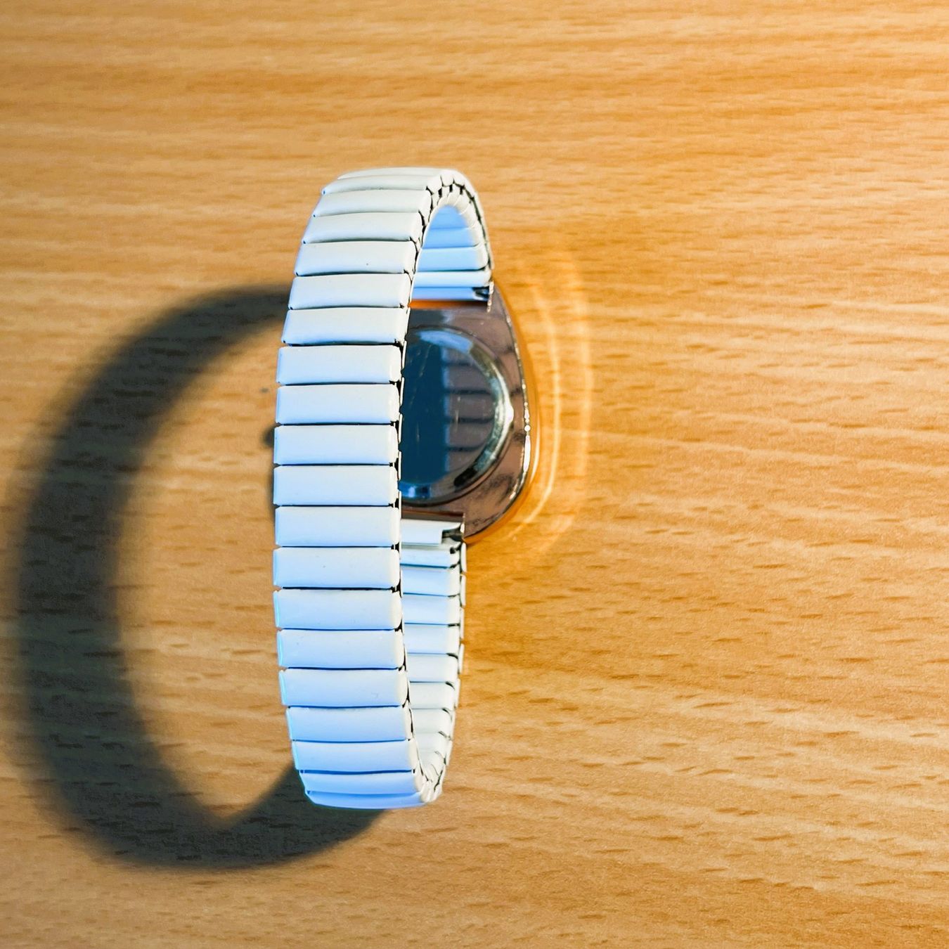 Orologi: Damenuhr weiss elastisches Armband – Nuovo (secondo la descrizione) da Amlikon-Bissegg venduto da riestig 2