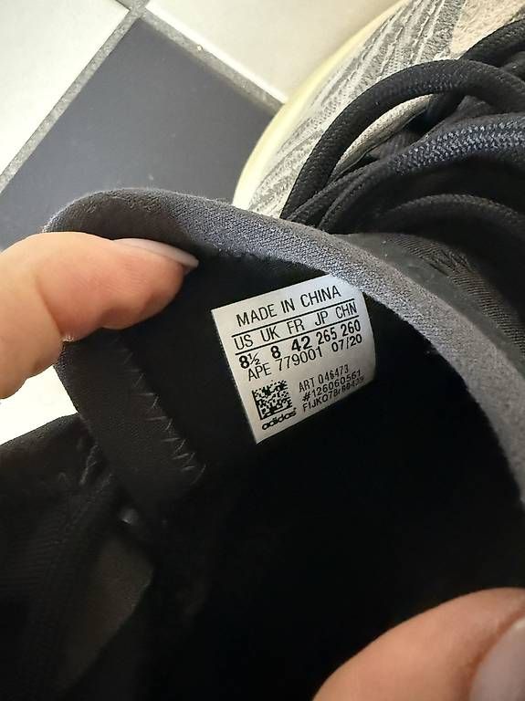 Herrenschuhe: Adidas Yeezy QNTM Quantum GR 42  – Gebraucht aus Dübendorf von lilasonderbar 3