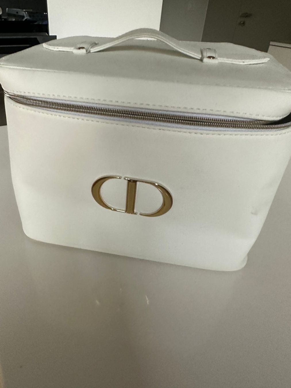 Dior Custodie per cosmetici: Dior Necessaire – Nuovo e nell'imballaggio originale da Steinmaur venduto da regenbogen052 2