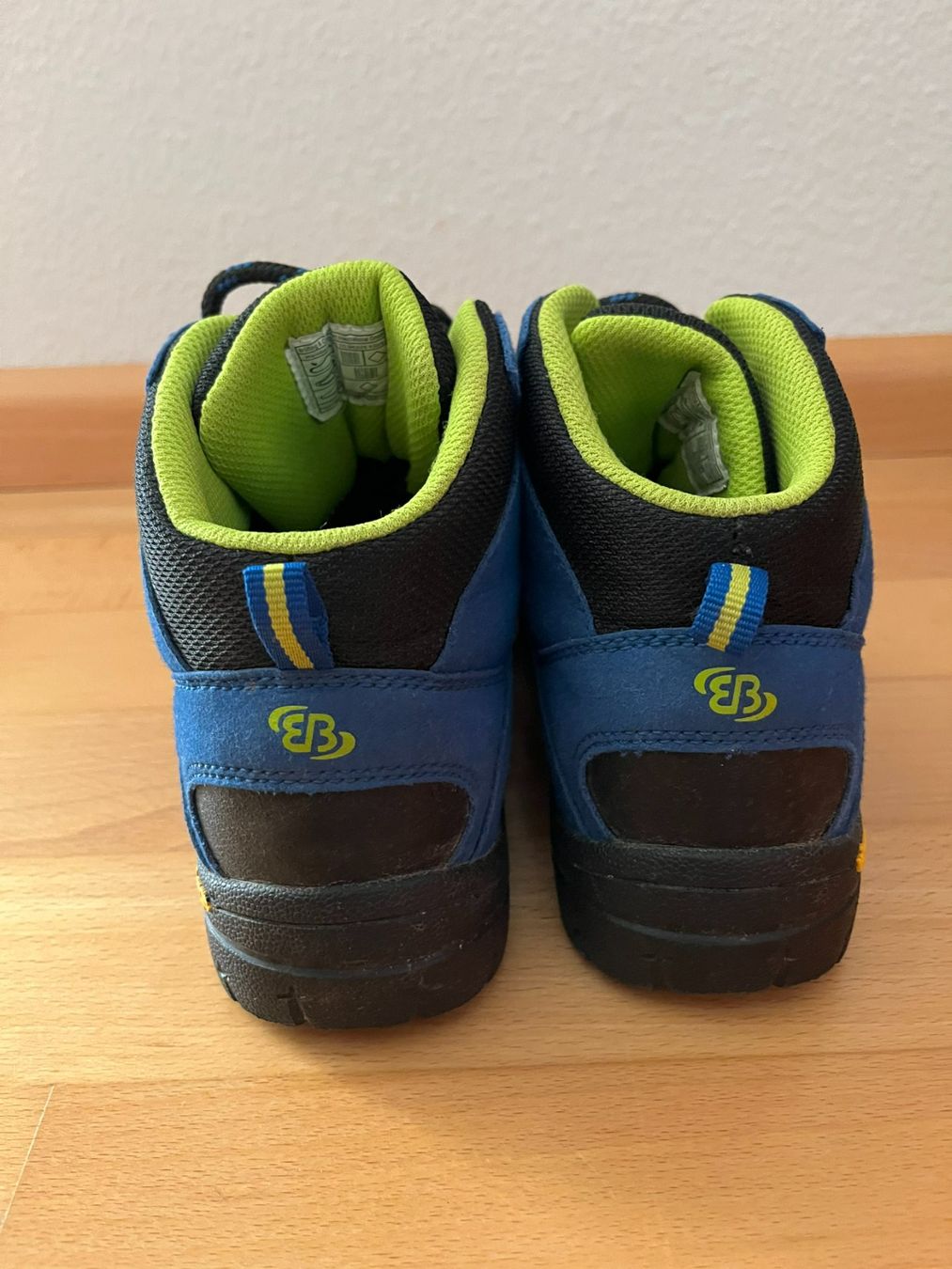 Scarpe per ragazzi: Brütting Trekkingschuh blau-gelb Grösse 35 – Usato da Muttenz venduto da Juvenile33 3