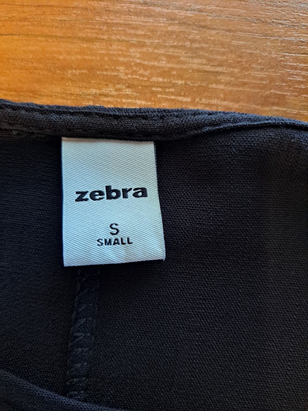Zebra Blusen: Damen Oberteil schwarz Grösse S – Gebraucht aus Rafz von MuriFinn 4