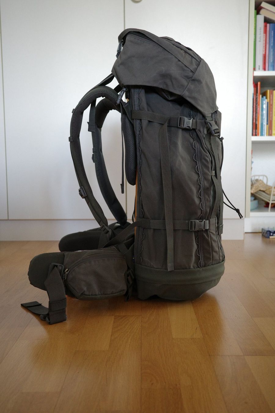 Fjällräven Zaini: Rucksack Fjällräven Singi 48 - Farbe Grau – Usato da Liebefeld venduto da Rhyolite 3