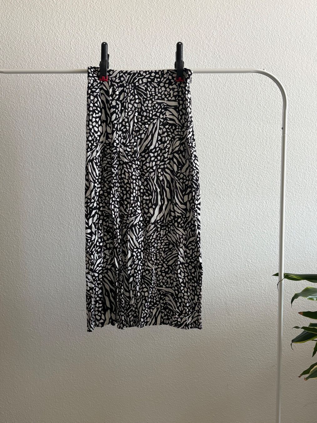 H&M Jupes: Rock mit Schlitz – D'occasion à Zürich par bbbggg