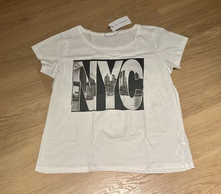 T-Shirt Weiss NYC Jacqueline de Yong neu