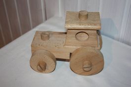 Lokomotive aus Holz