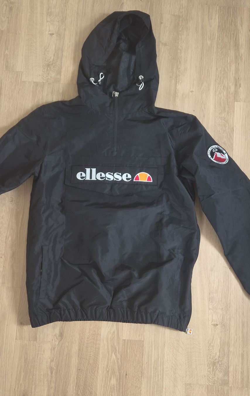 Ellesse Giacche: Ellesse Känguru Regenjacke Schwarz, Grösse M – Nuovo (secondo la descrizione) da Aesch BL venduto da PrestonMesh