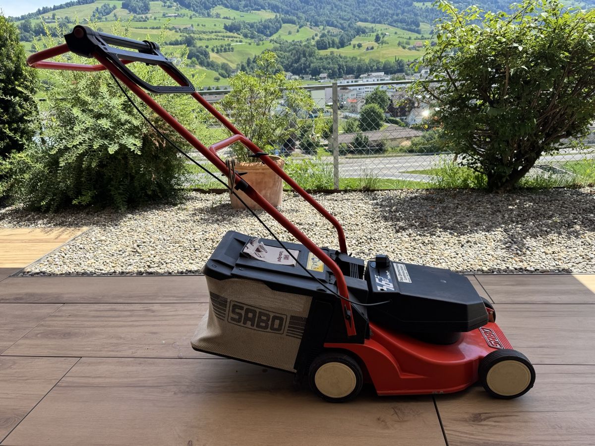 Tagliaerba: Elektro-Rasenmäher SABO – Usato da Küssnacht am Rigi venduto da legacy3.0 2