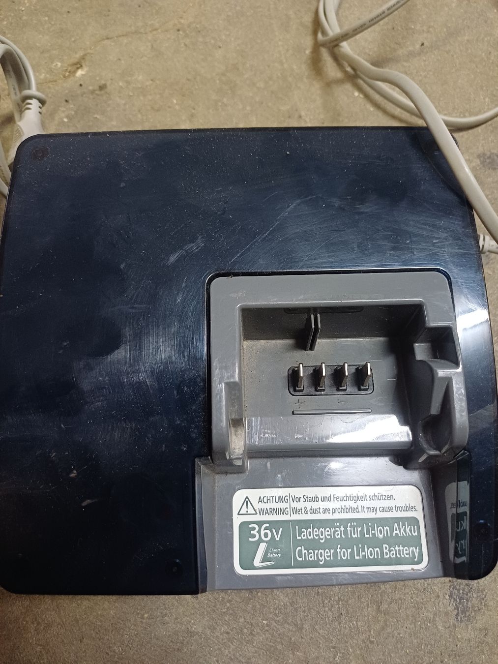 Caricabatterie: 2x Ladegeraet 36V Li-Ion Akku – Difettoso da Wangenried venduto da Recycler94 2
