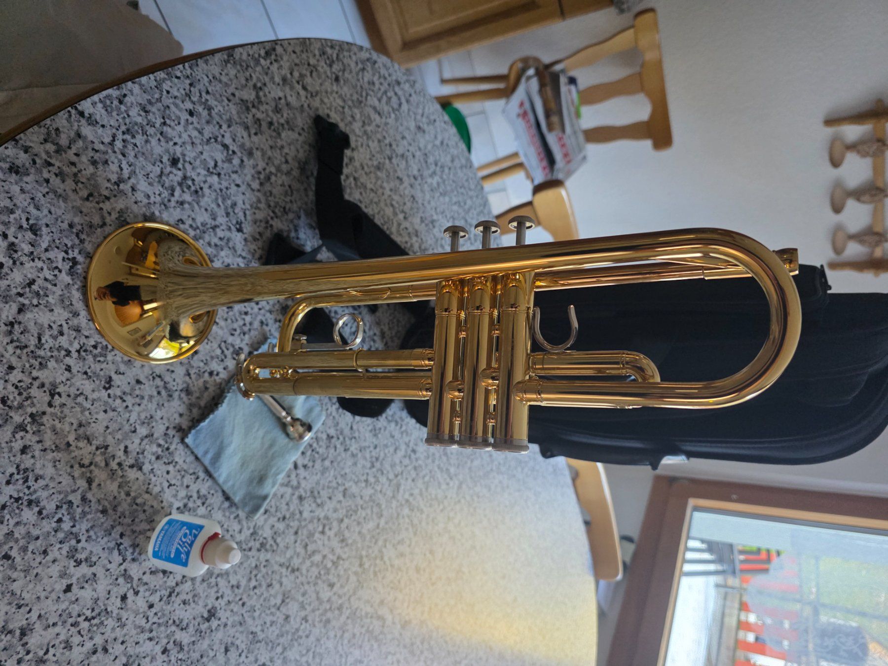 Strumenti musicali: Yamaha YTR-2330 Trompete – Usato da La Roche FR venduto da Darknought 2