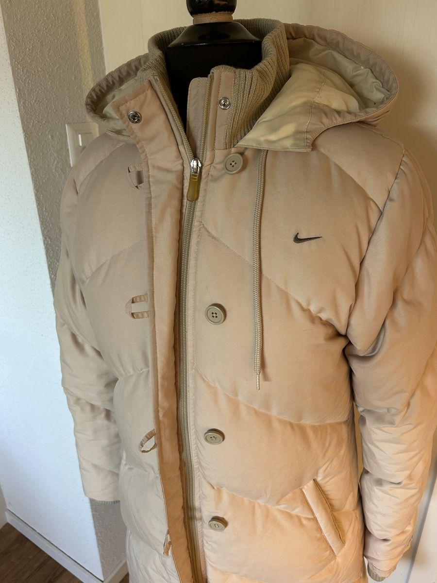Cappotti: Nike Daunenmantel beige – Usato da Oberrieden venduto da SolarisZH 4