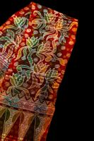 Batik Tulis auf strukturierter Seide