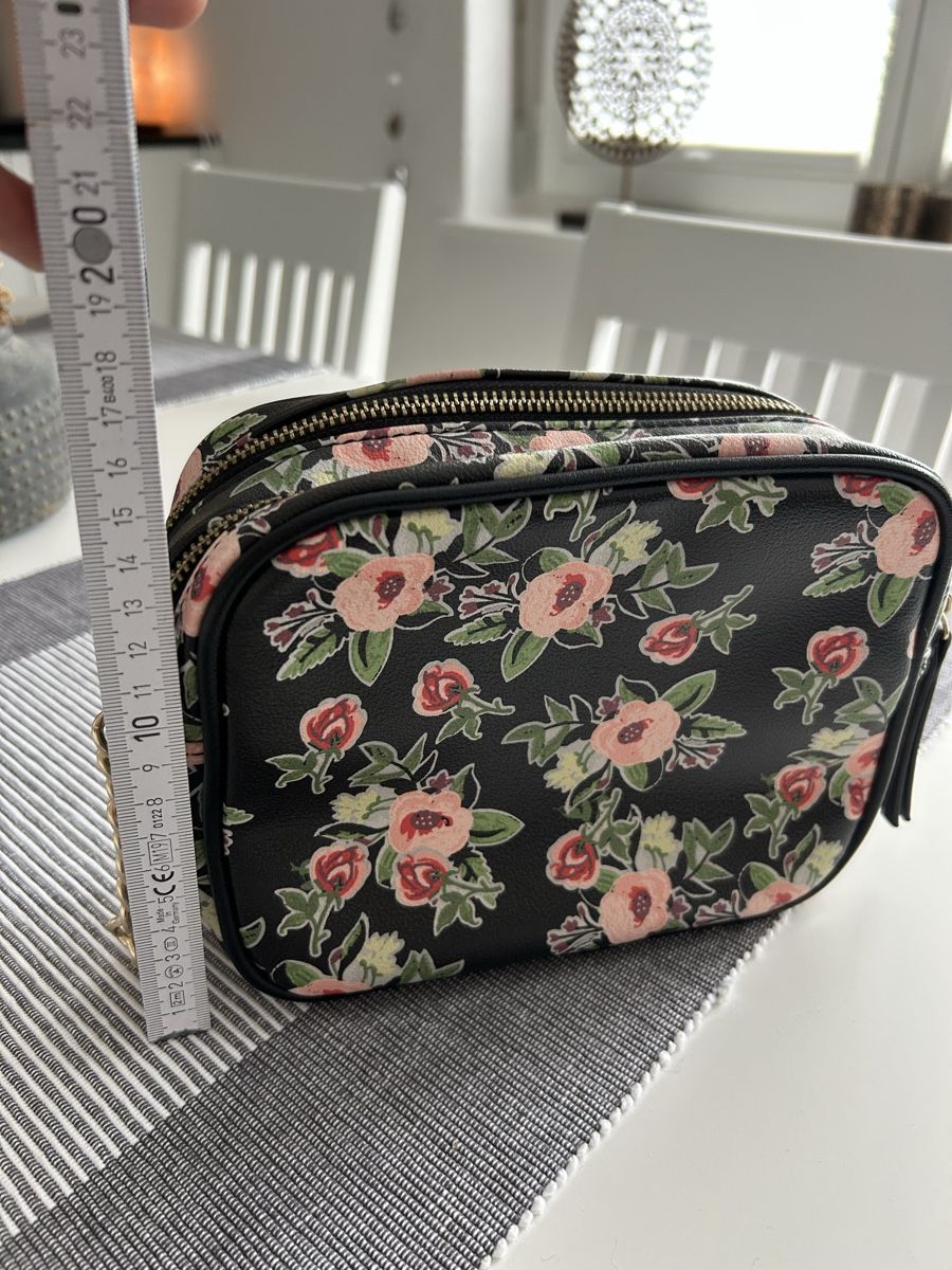 Borse da donna: Umhängetasche / Crossbody Bag – Usato da Mägenwil venduto da afiloni84 6