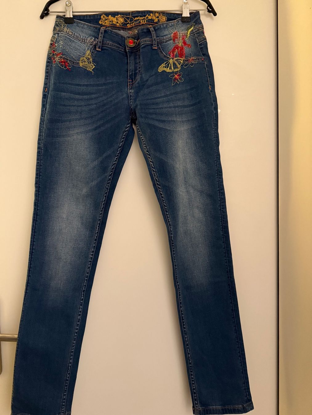 Desigual Jeans: DESIGUAL DAMENJEANS – Usato da Zürich venduto da flo_7cvq