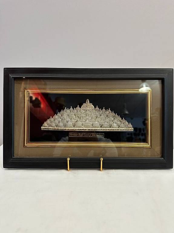 Poster & Bilder: Reliefbild "Borobudur Temple" aus Java, Indonesien 41 x 24 c – Gebraucht aus Obernau von Arche_Noah_Brocki 1