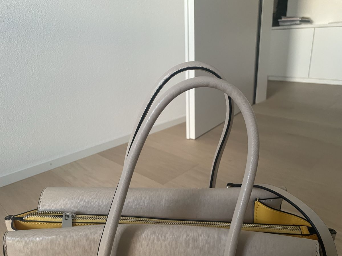 Borse da donna: Tasche beige – Usato da Rorschach venduto da zlatokosa85 6