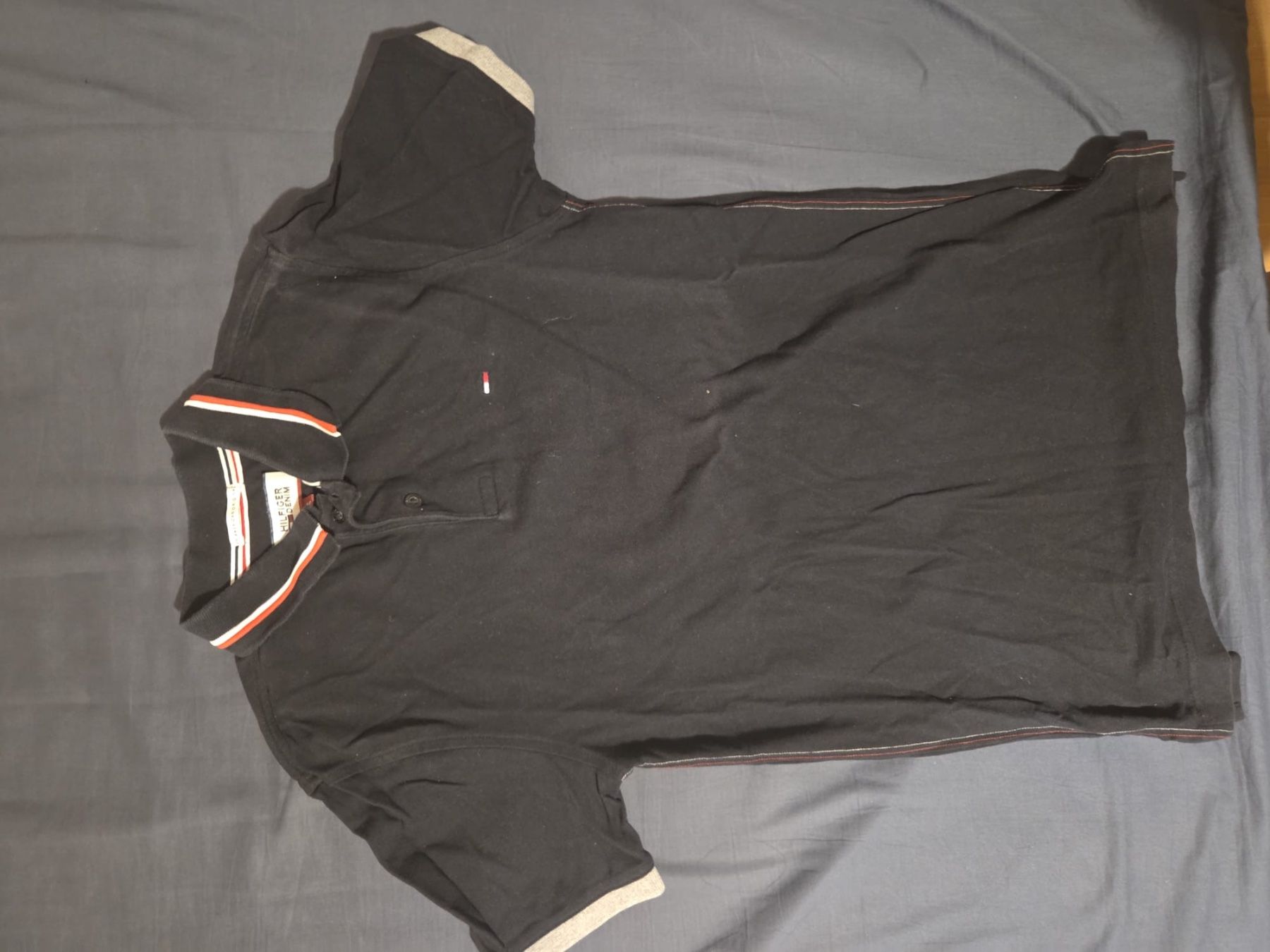 Tommy Hilfiger Polo-Shirts: Tommy Hilfiger Poloshirt – Gebraucht aus Staldenried von ssi_dt5g