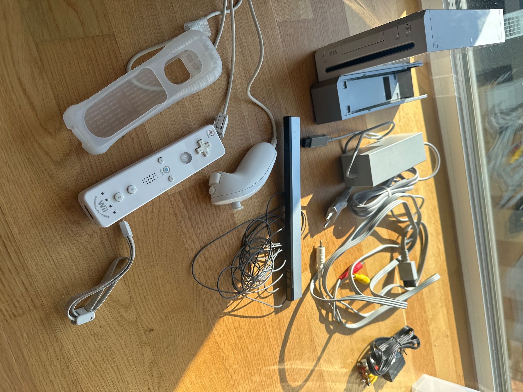 Nintendo Konsolen: Nintendo Wii Konsole mit Zubehör – Gebraucht aus Düdingen von Cin1996dla 4