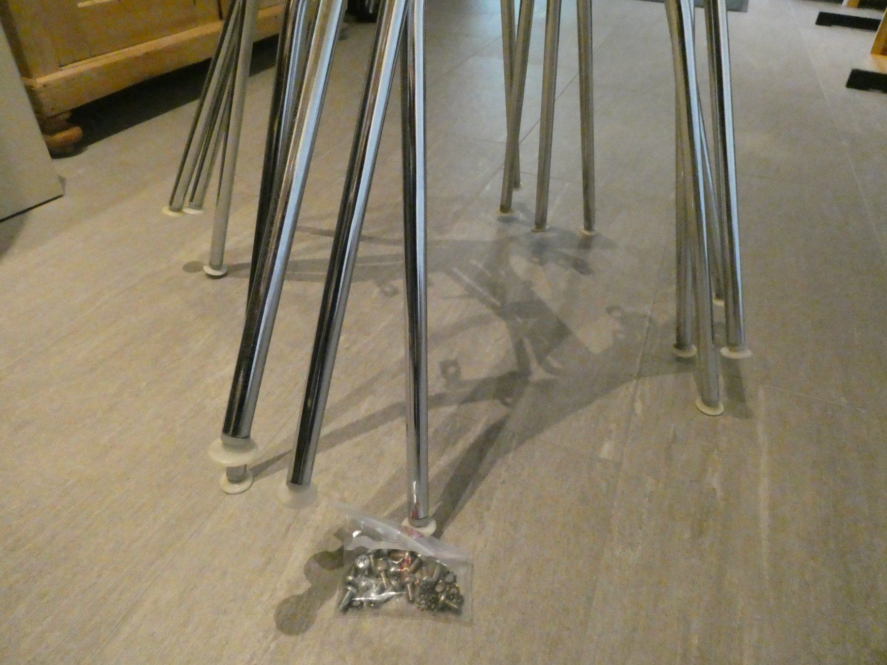 Eames Stühle: 4 Eames Schalenstühle seal braun – Gebraucht aus Ernetschwil von Kiwi200 6