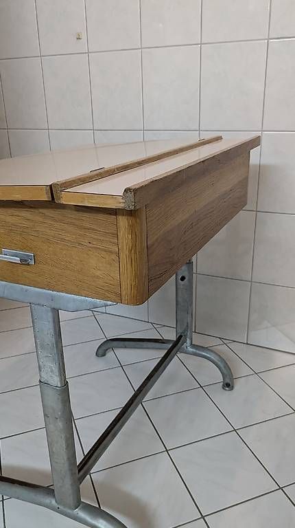 Schreibtische: Bureau d'écolier réglable en hauteur – Gebraucht aus Renens VD von arochat 3