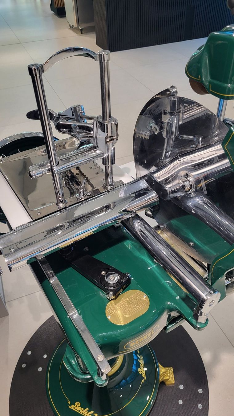 Berkel Elettrodomestici da cucina: original restaurierte Berkel Model 8 grün – Usato da Zürich venduto da Autocity 6