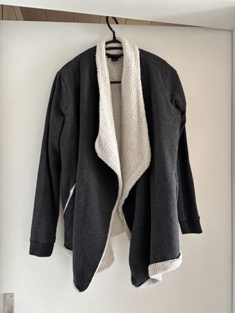 Damen Strickjacke grau Grösse S Teddyfutter guter Zustand