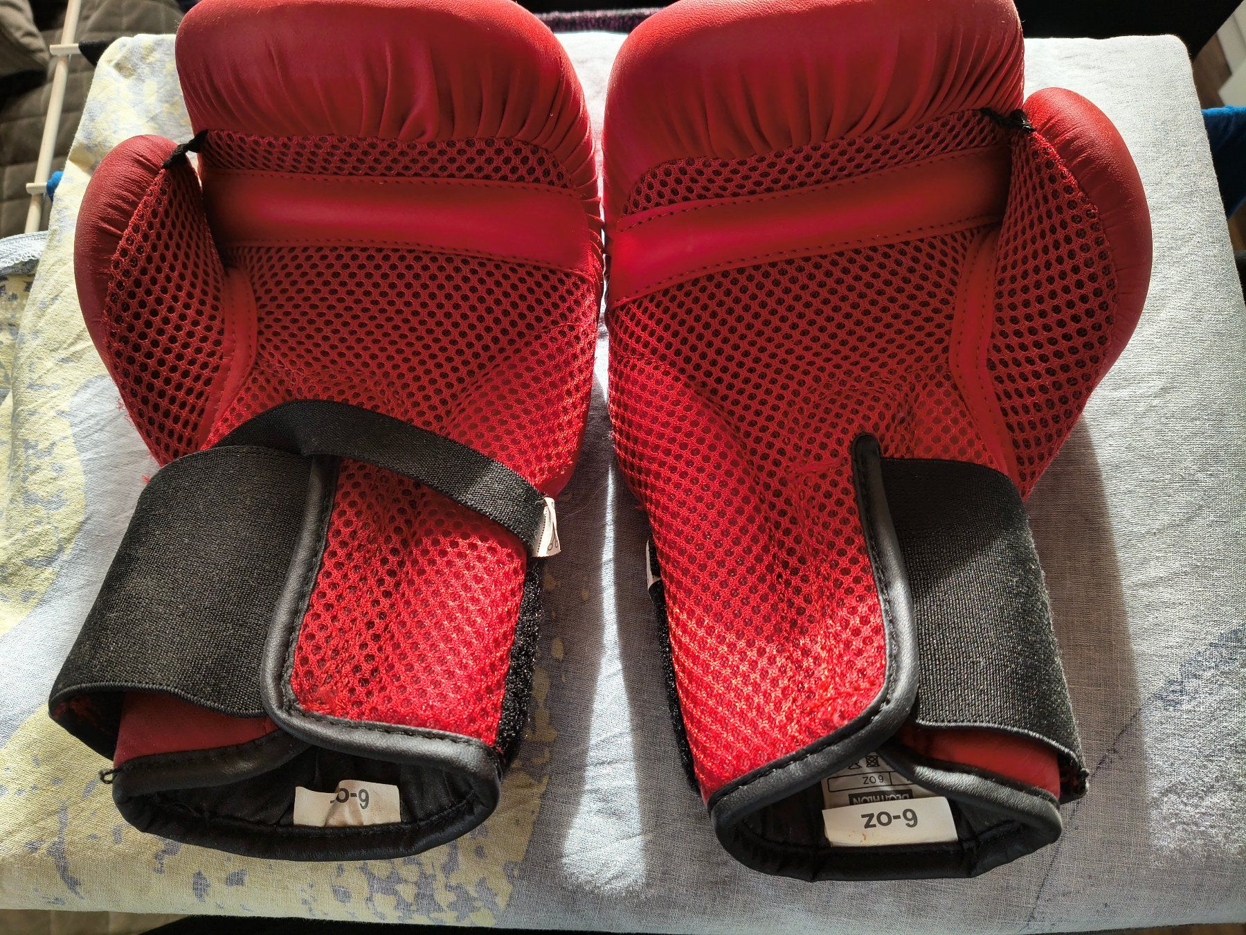 Guanti: Outshock Boxhandschuhe 6-OZ – Usato da Muri AG venduto da Ronin76 1