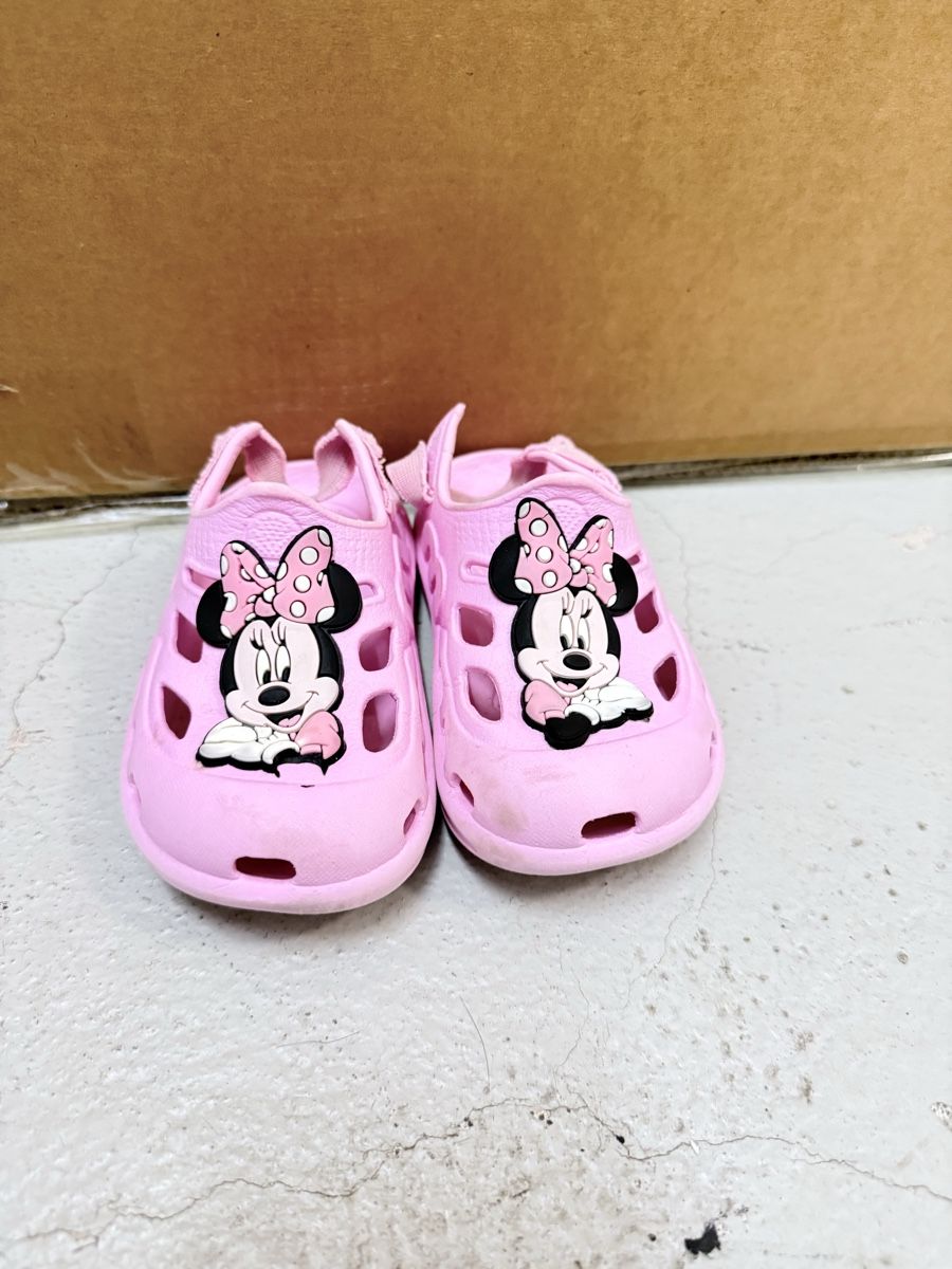 Crocs Schuhe für Mädchen: Kindersandalen  – Gebraucht aus Pfäffikon ZH von nad_68pg