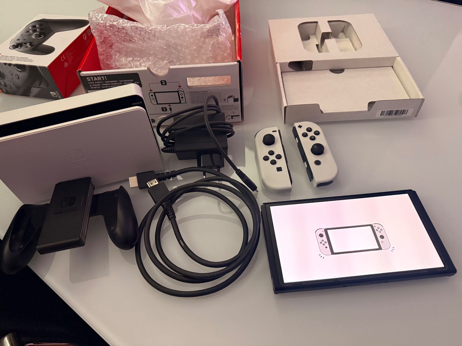 Nintendo Console: Nintendo Switch OLED Weiss + Pro Controller ab CHF 49.- – Usato da Bern venduto da Symsonic 2